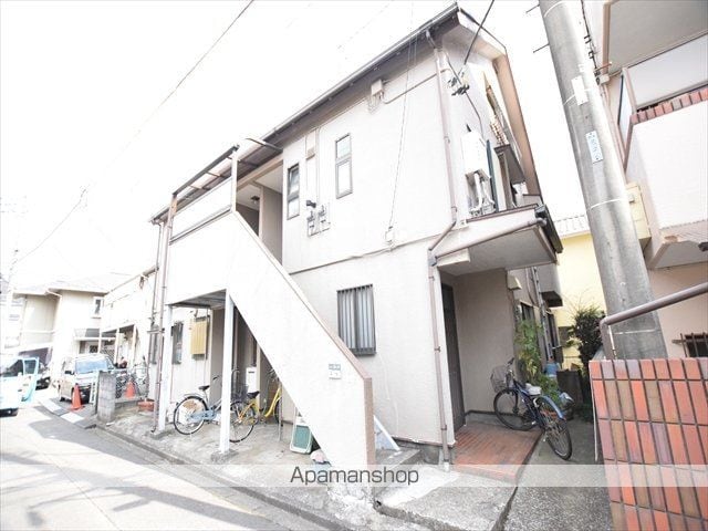 成塚アパートの外観写真