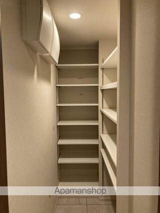 神奈川県横浜市青葉区美しが丘５丁目[2SLDK/65.04m2]の収納