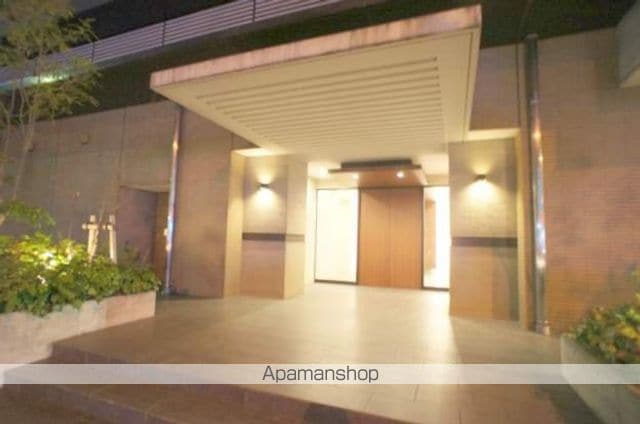 RJRプレシア吉塚駅前の玄関写真