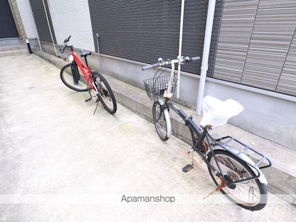 愛知県名古屋市千種区千種３丁目[1K/20.32m2]の駐車場1
