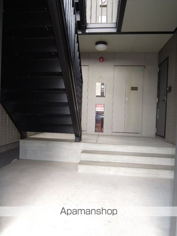 山陽本線 庭瀬駅 徒歩10分 3階建 築25年の玄関写真