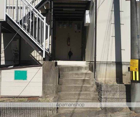 ハイツくがいの玄関写真