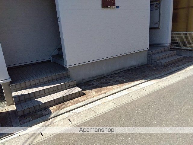 レオパレスteppoの玄関写真