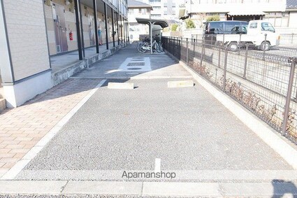 レオパレスＦＵＴＵＲＥ３０[1K/23.18m2]の駐車場2