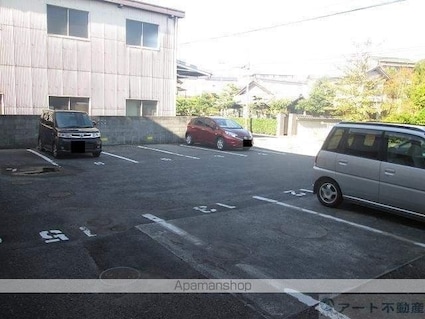 カーサ北久米[2DK/36.45m2]の駐車場4