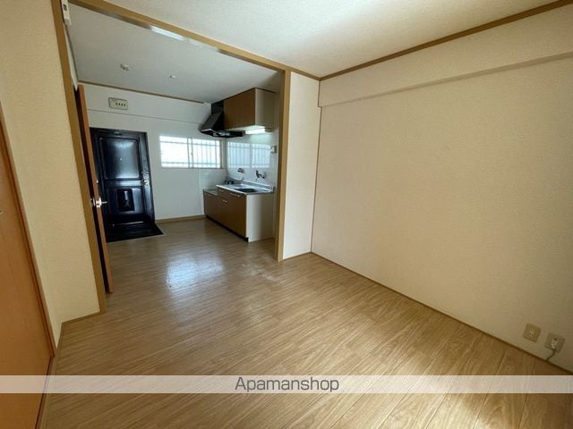 柴本マンションの内装写真