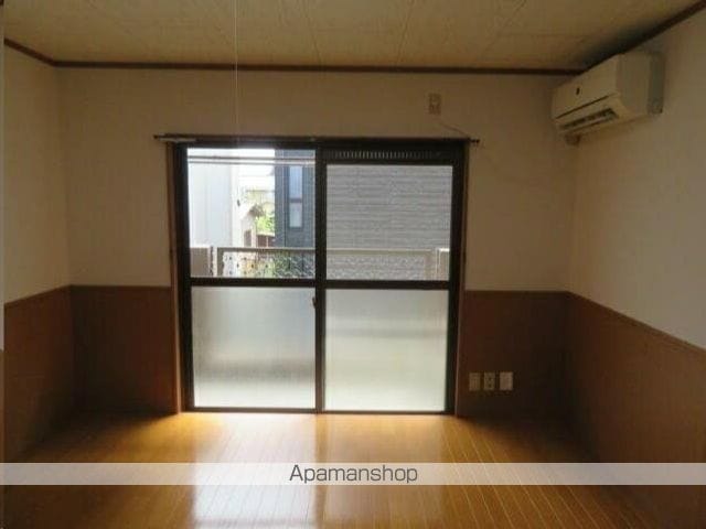 ロイヤルハイツ東八の内装写真