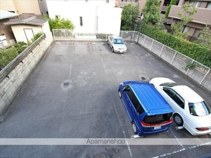 シェーンブルン持田[3LDK/73.62m2]の駐車場