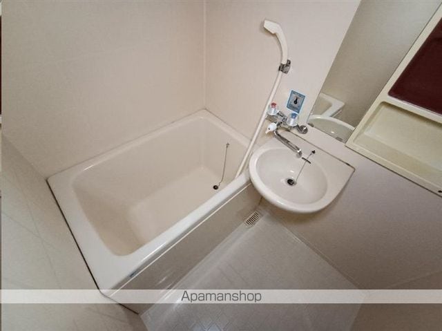 ロイヤルヒルズ鶴巻の内装写真