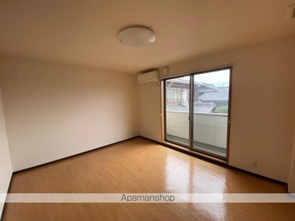 ガレージライフ高松東[1K/28.9m2]のリビング・居間