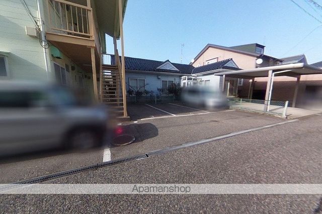 ロイヤルハウスIIの外観写真
