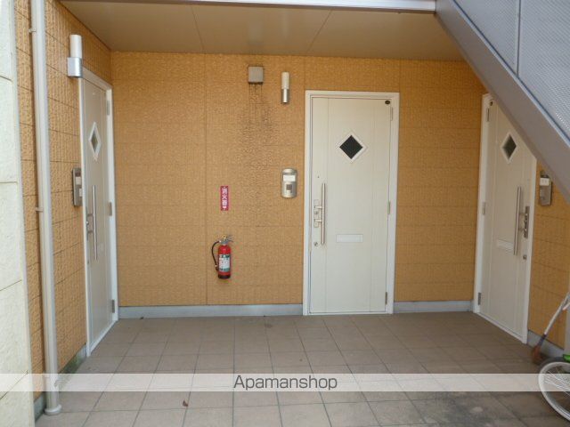 グローラタミヤF棟の玄関写真