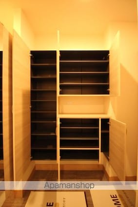 Ｄーｒｅｓｉｄｅｎｃｅ・Ｋ沖野上[2LDK/65.05m2]の内装2