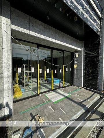 エスリード大阪デュアルゲートの玄関写真