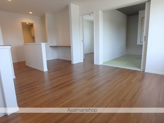 タウンハウス西野弐番館の内装写真