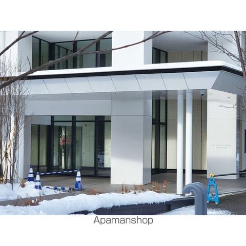 ザ・札幌タワーズ ウエストタワーの玄関写真