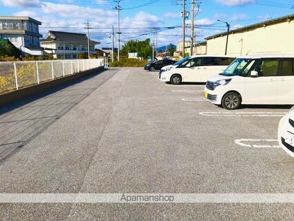 ラ・ミティエ[2LDK/55.31m2]の駐車場3