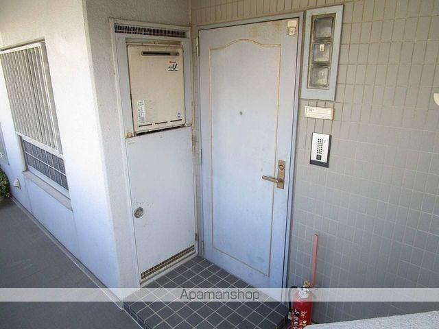 レジデンス鳴門の玄関写真