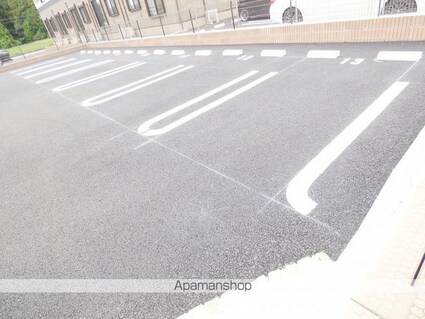 ケリーヒルズ[1LDK/50.01m2]の駐車場