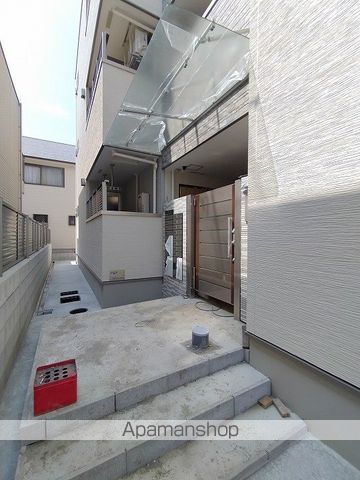 フジパレス吹田垂水町III番館の玄関写真