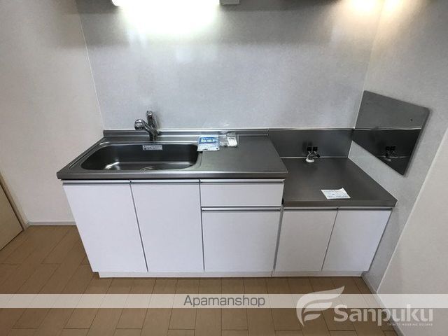 松山市 2階建 築14年の内装写真