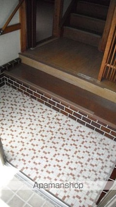 粟戸建て（３７０－７）[4DK/77.26m2]の玄関