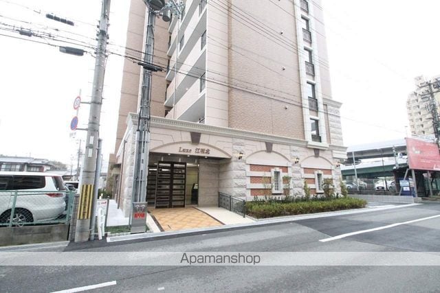 LUXE江坂北の玄関写真