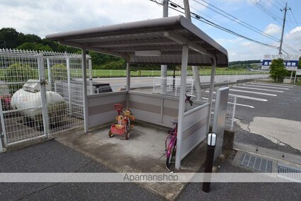 ヴィラアイシス[2LDK/57.02m2]の外観4