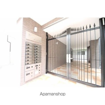 ブランヴェール金町駅前[1K/25.3m2]のエントランス1