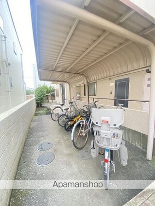 和歌山県和歌山市松ケ丘１丁目[3LDK/59.66m2]の共用部