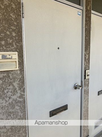 新田ハイツの玄関写真