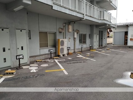 市兵衛第二ビル[2DK/42m2]の駐車場2