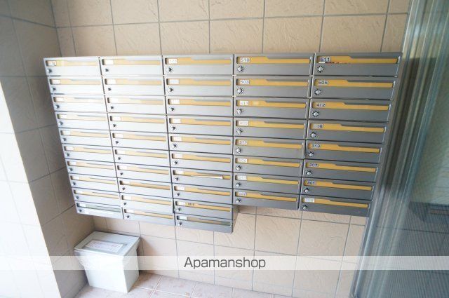 フォレスト高畑マンションの玄関写真