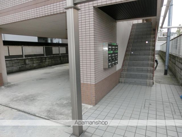 富尾マンション私部の玄関写真