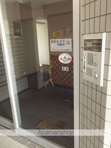 美工ビルの玄関写真