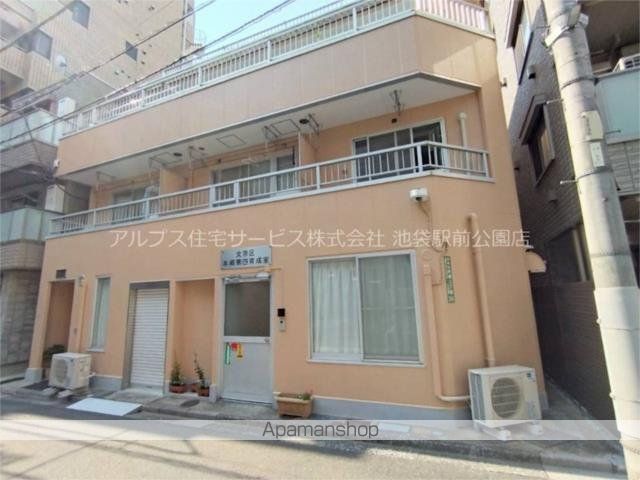 西ビルの外観写真