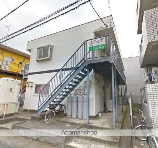 コーポリヨンの玄関写真