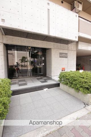 パークモダン新大阪の玄関写真