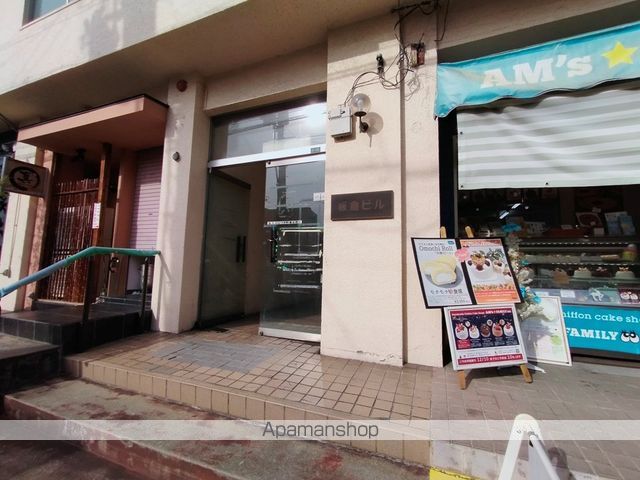 板倉第一ビルの玄関写真
