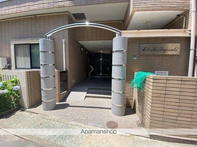 エトワール藤崎の玄関写真