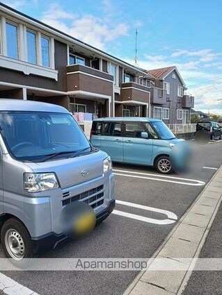 ルン　グランデ　Ａ[2DK/45.77m2]の駐車場