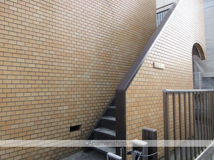 東京都中野区大和町１丁目[1K/18m2]のエントランス