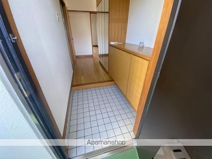 メゾンフジ[2LDK/57m2]の玄関