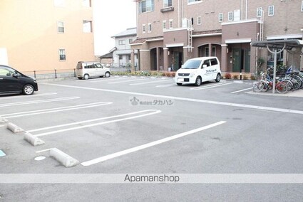 広島県福山市新涯町２丁目[2LDK/66.77m2]の駐車場4