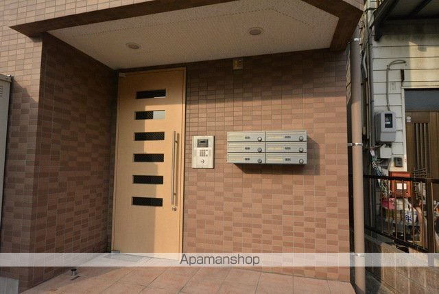 CELEB MANSIONの玄関写真