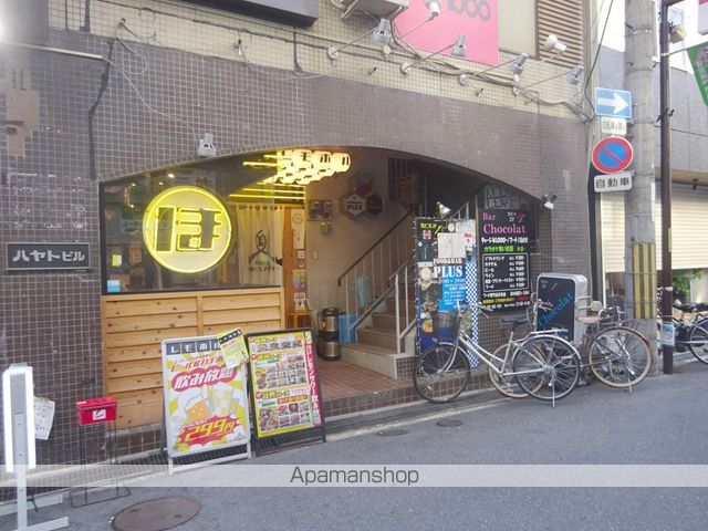 ハヤトビルの玄関写真