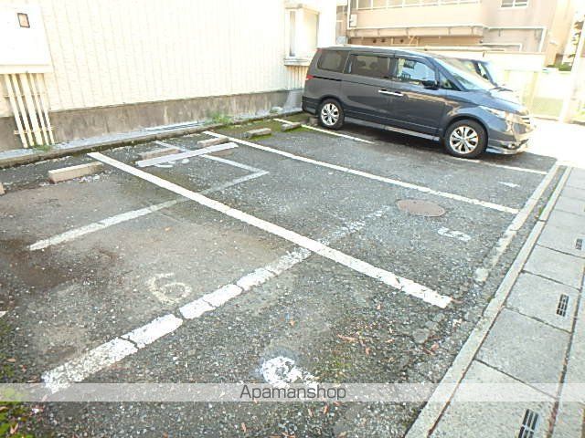 丸新ハイツの玄関写真