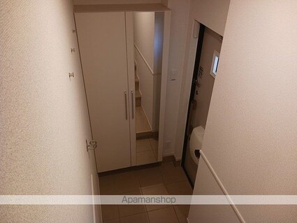 ヒカルサ甲府国母　イースト[2LDK/58.13m2]の玄関