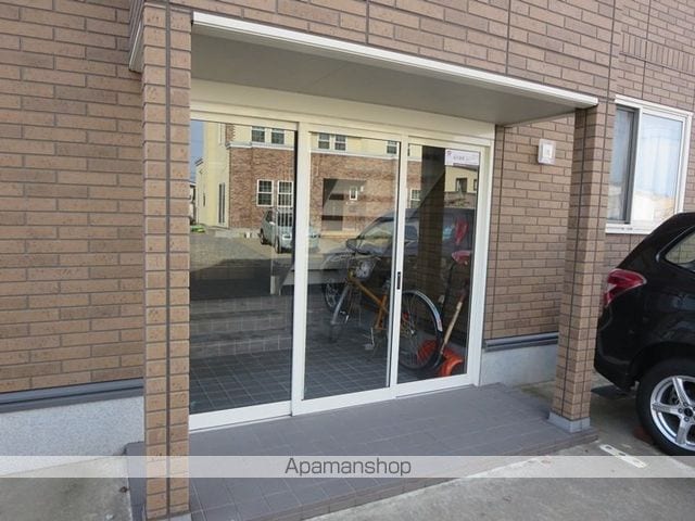グランモア鳴滝 ABの玄関写真