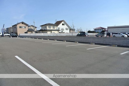 マンションドム大木戸[2DK/44.55m2]の駐車場